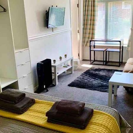 1Studio Avenue House Scarborough Bagian luar foto