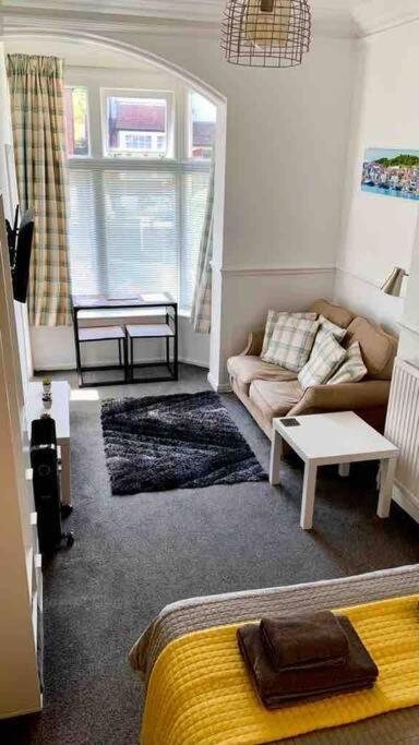 1Studio Avenue House Scarborough Bagian luar foto