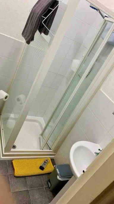 1Studio Avenue House Scarborough Bagian luar foto
