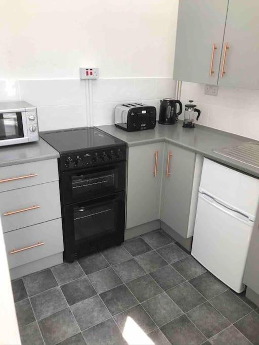 1Studio Avenue House Scarborough Bagian luar foto